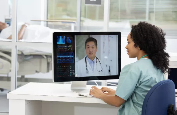 Mejora de la atención al paciente y los flujos de trabajo de los servicios sanitarios con soluciones de enfermería virtual