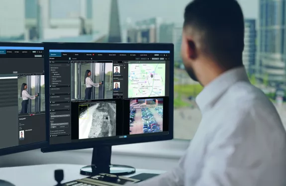 AXIS unisce il controllo degli accessi e la video sorveglianza per gli utenti Milestone XProtect